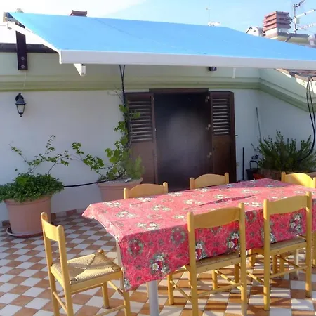 Attico Con Terrazza Spaziosa Vista Mare 360 Gradi Lägenhet *