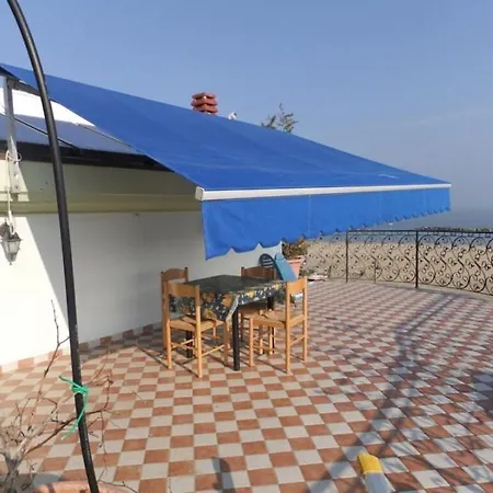 Attico Con Terrazza Spaziosa Vista Mare 360 Gradi Apartment *
